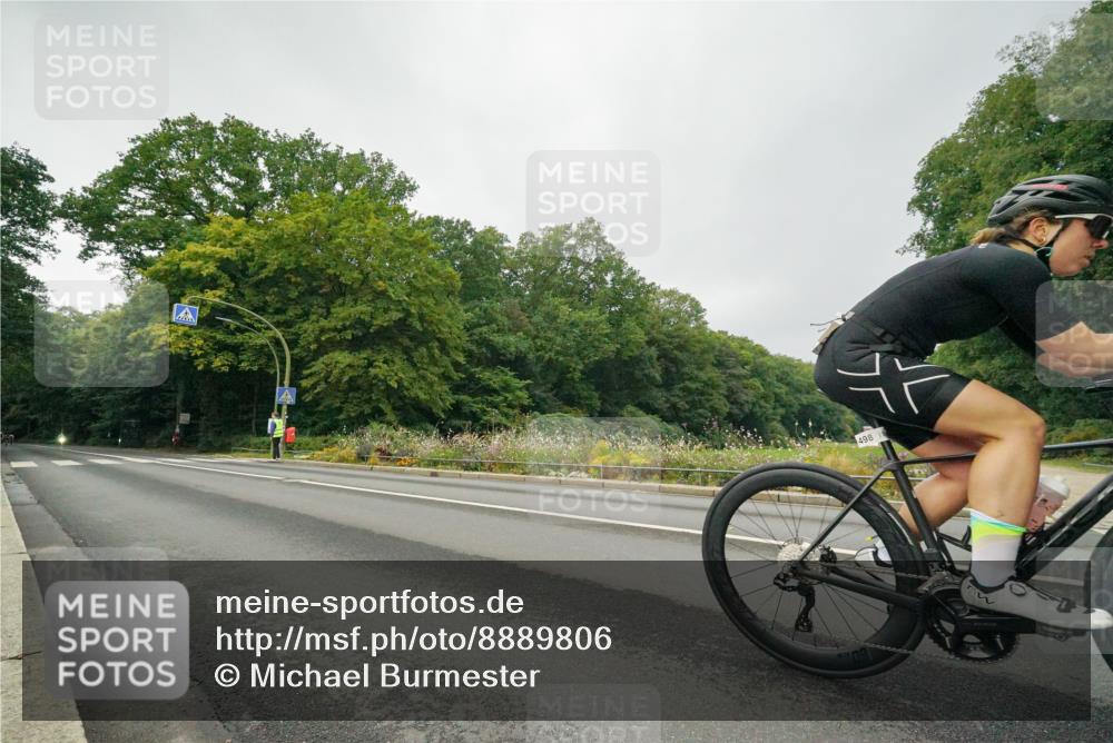 14.09.2025 - Stadtparktriathlon Michael Burmester http://msf.ph/oto/8889806 14.09.2025 09:20:58 Radfahren 342, 353, 498 meine-sportfotos.de