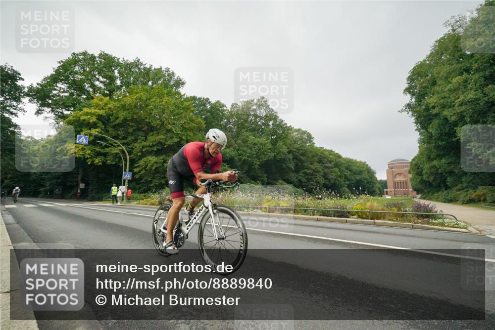 14.09.2025 - Stadtparktriathlon Michael Burmester http://msf.ph/oto/8889840 14.09.2025 09:21:36 Radfahren 323, 349, 365, 379, 383, 393, 400, 450 meine-sportfotos.de