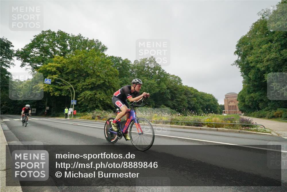 14.09.2025 - Stadtparktriathlon Michael Burmester http://msf.ph/oto/8889846 14.09.2025 09:21:42 Radfahren 337, 365, 383, 400, 450, 504 meine-sportfotos.de
