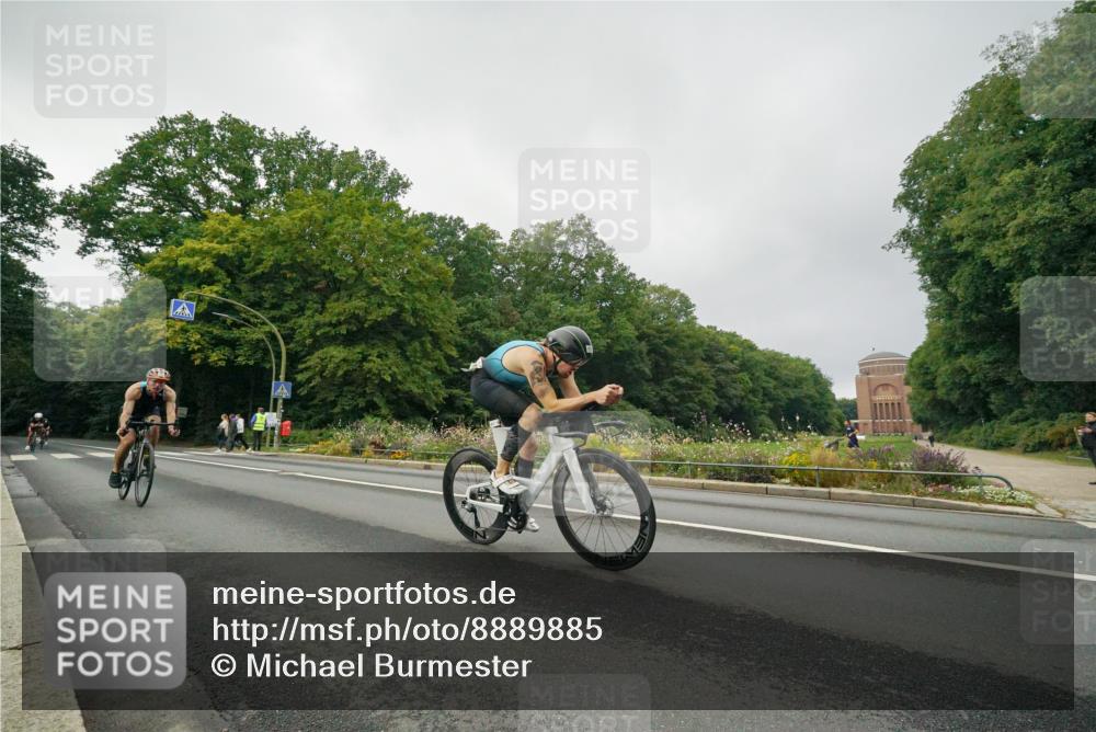 14.09.2025 - Stadtparktriathlon Michael Burmester http://msf.ph/oto/8889885 14.09.2025 09:22:34 Radfahren 367, 376, 418, 435, 437, 466 meine-sportfotos.de