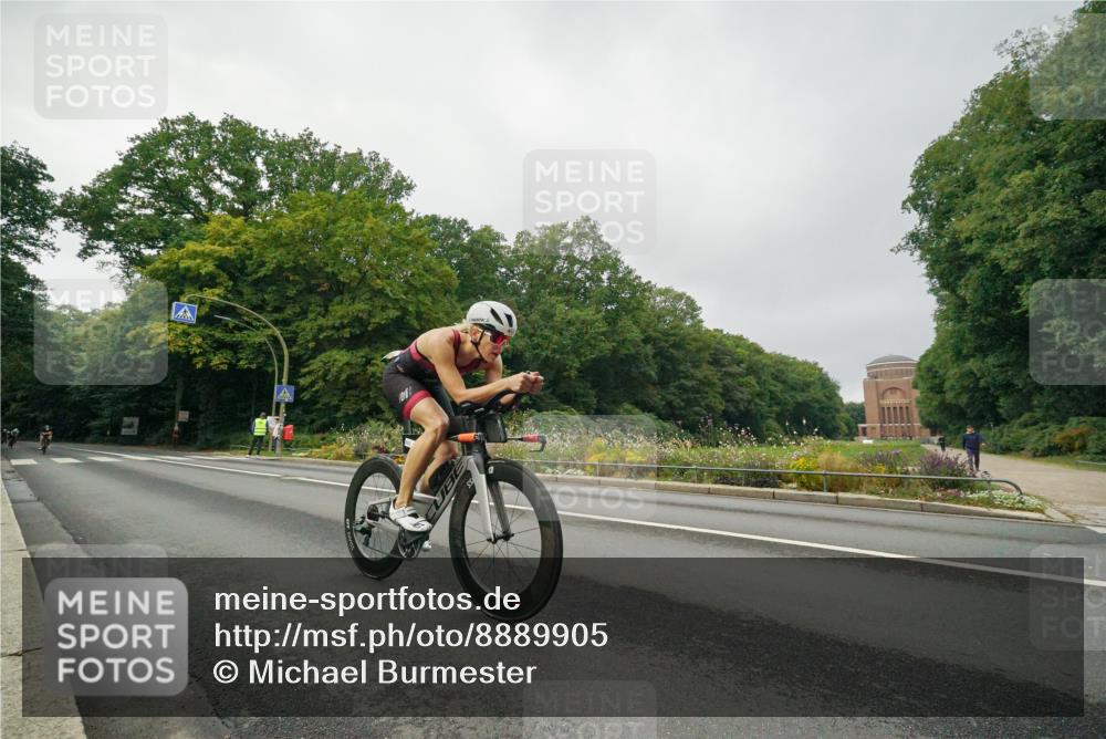 14.09.2025 - Stadtparktriathlon Michael Burmester http://msf.ph/oto/8889905 14.09.2025 09:23:06 Radfahren 336, 434, 446, 460, 462, 478, 484, 501 meine-sportfotos.de
