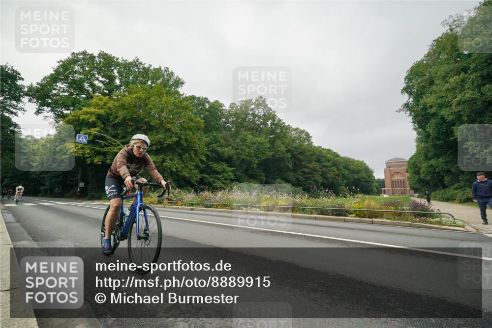 14.09.2025 - Stadtparktriathlon Michael Burmester http://msf.ph/oto/8889915 14.09.2025 09:23:15 Radfahren 312, 402, 408, 416, 434, 446, 484, 501 meine-sportfotos.de