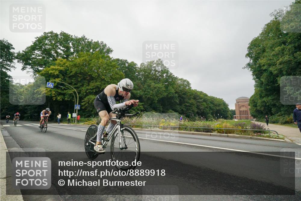 14.09.2025 - Stadtparktriathlon Michael Burmester http://msf.ph/oto/8889918 14.09.2025 09:23:17 Radfahren 312, 402, 408, 416, 434, 446, 501 meine-sportfotos.de