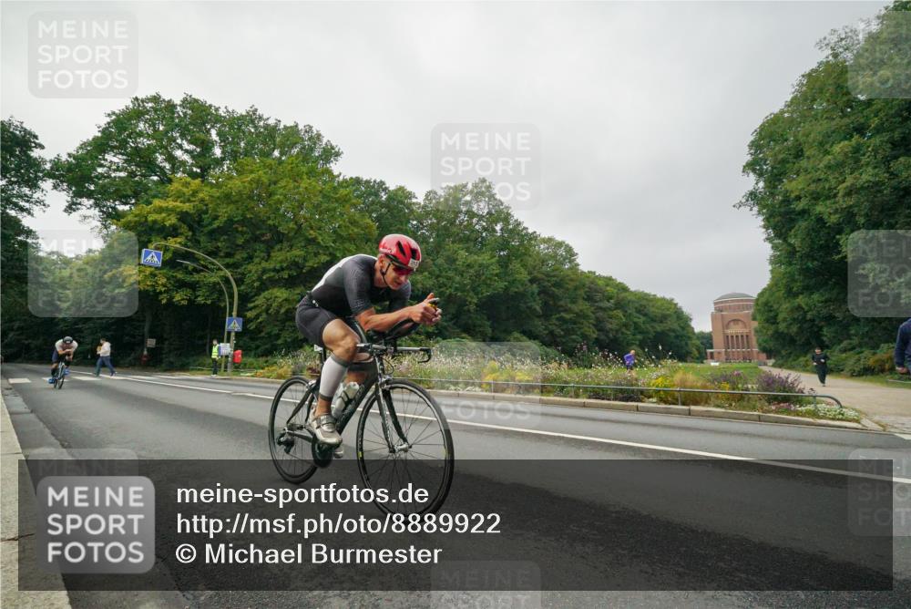 14.09.2025 - Stadtparktriathlon Michael Burmester http://msf.ph/oto/8889922 14.09.2025 09:23:19 Radfahren 312, 402, 408, 416, 446, 463, 501 meine-sportfotos.de