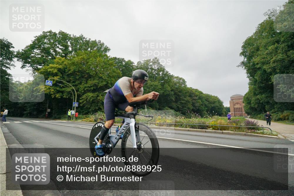 14.09.2025 - Stadtparktriathlon Michael Burmester http://msf.ph/oto/8889925 14.09.2025 09:23:20 Radfahren 312, 360, 402, 408, 416, 446, 463 meine-sportfotos.de