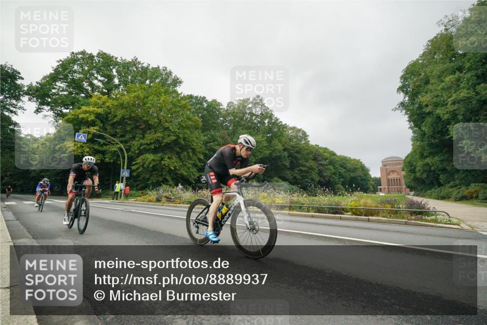 14.09.2025 - Stadtparktriathlon Michael Burmester http://msf.ph/oto/8889937 14.09.2025 09:23:40 Radfahren 350, 399, 457, 488 meine-sportfotos.de