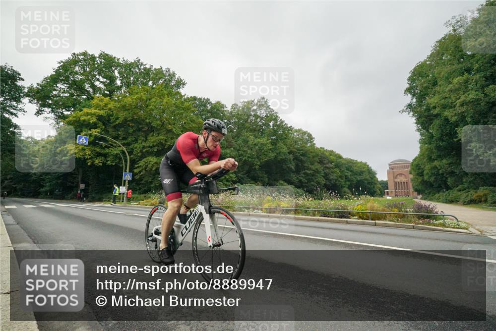 14.09.2025 - Stadtparktriathlon Michael Burmester http://msf.ph/oto/8889947 14.09.2025 09:23:56 Radfahren 391, 394, 453 meine-sportfotos.de