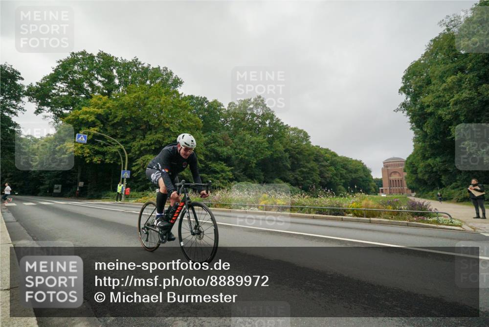 14.09.2025 - Stadtparktriathlon Michael Burmester http://msf.ph/oto/8889972 14.09.2025 09:25:00 Radfahren 332, 440 meine-sportfotos.de