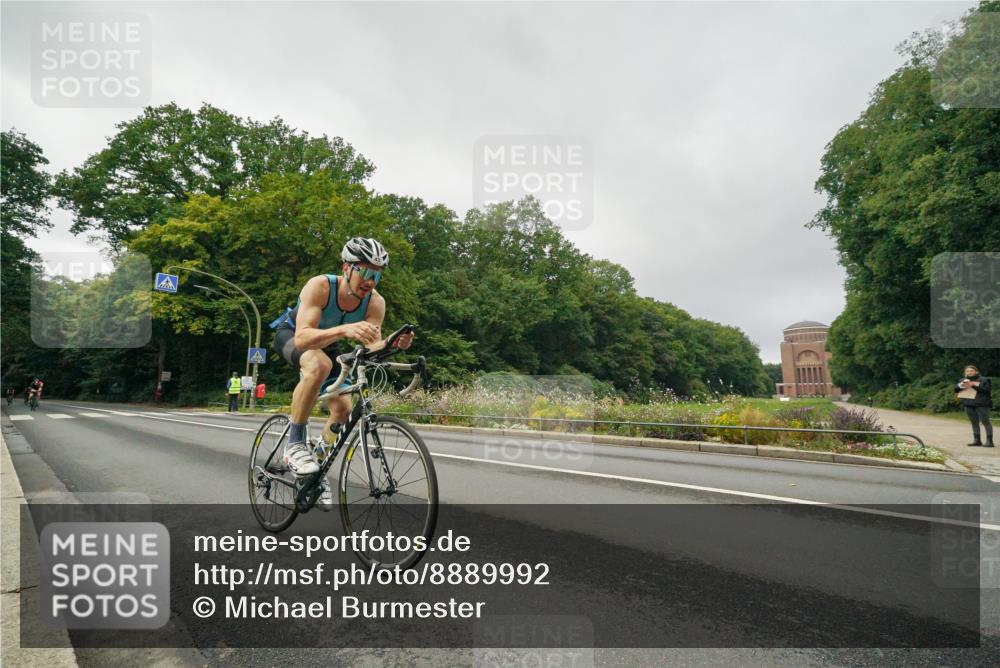 14.09.2025 - Stadtparktriathlon Michael Burmester http://msf.ph/oto/8889992 14.09.2025 09:25:33 Radfahren 316, 422, 425, 431, 452, 481, 499 meine-sportfotos.de