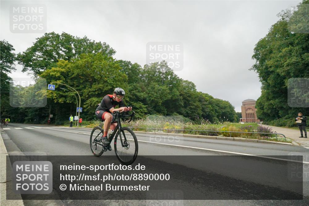 14.09.2025 - Stadtparktriathlon Michael Burmester http://msf.ph/oto/8890000 14.09.2025 09:25:44 Radfahren 420, 459, 480, 483 meine-sportfotos.de