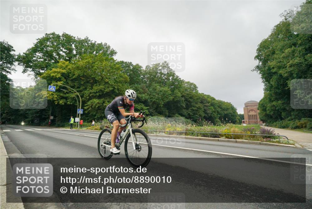 14.09.2025 - Stadtparktriathlon Michael Burmester http://msf.ph/oto/8890010 14.09.2025 09:26:00 Radfahren 454, 455, 471, 482 meine-sportfotos.de