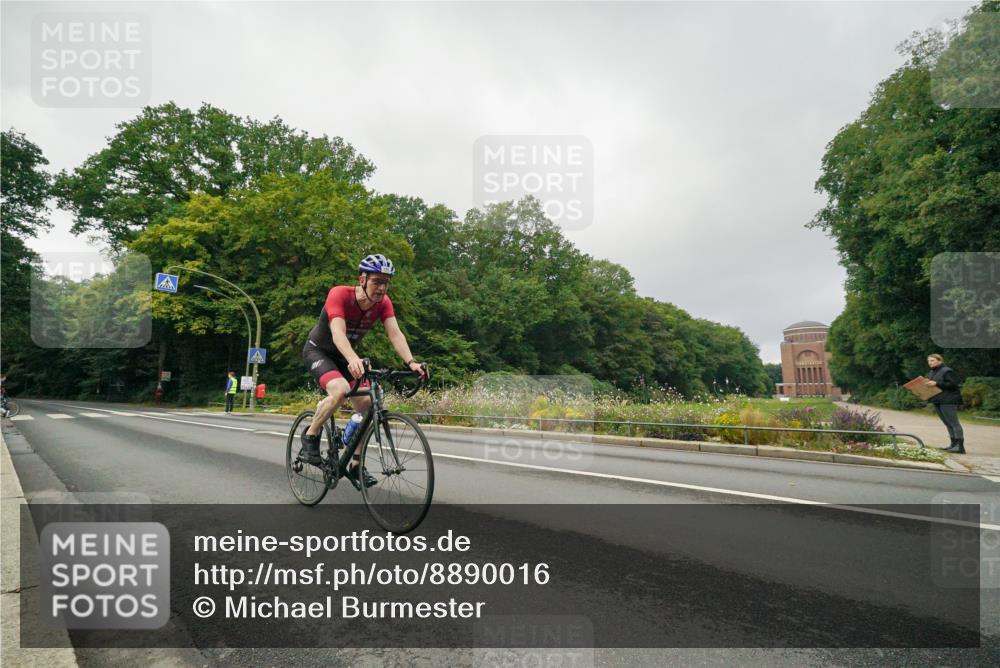 14.09.2025 - Stadtparktriathlon Michael Burmester http://msf.ph/oto/8890016 14.09.2025 09:26:10 Radfahren 395, 482 meine-sportfotos.de