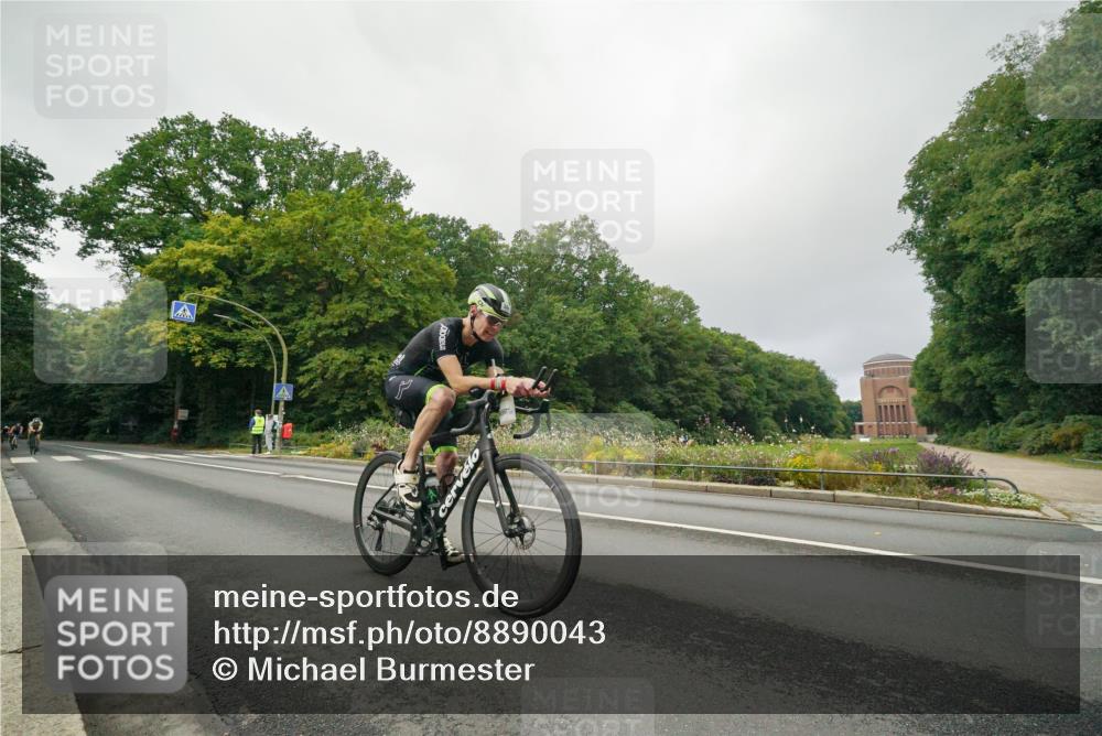 14.09.2025 - Stadtparktriathlon Michael Burmester http://msf.ph/oto/8890043 14.09.2025 09:26:38 Radfahren 302, 306, 338, 381, 389, 439, 442, 456, 479 meine-sportfotos.de