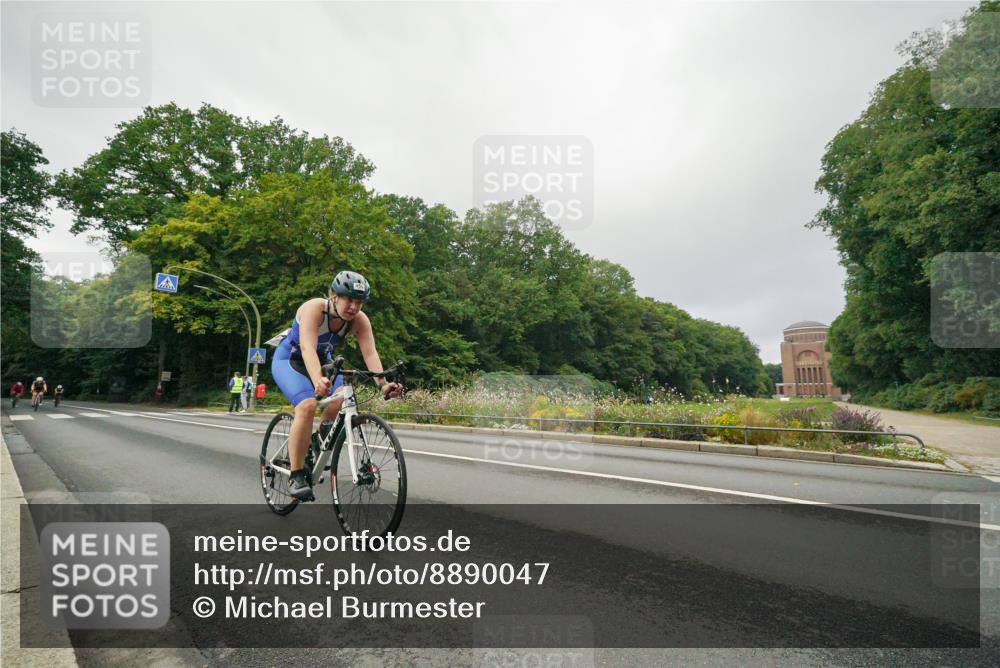 14.09.2025 - Stadtparktriathlon Michael Burmester http://msf.ph/oto/8890047 14.09.2025 09:26:43 Radfahren 302, 306, 338, 442, 456, 479 meine-sportfotos.de