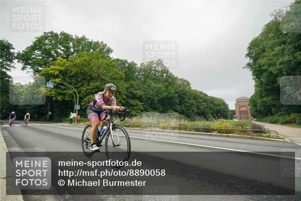 14.09.2025 - Stadtparktriathlon Michael Burmester http://msf.ph/oto/8890058 14.09.2025 09:27:04 Radfahren 477, 492, 497, 503 meine-sportfotos.de