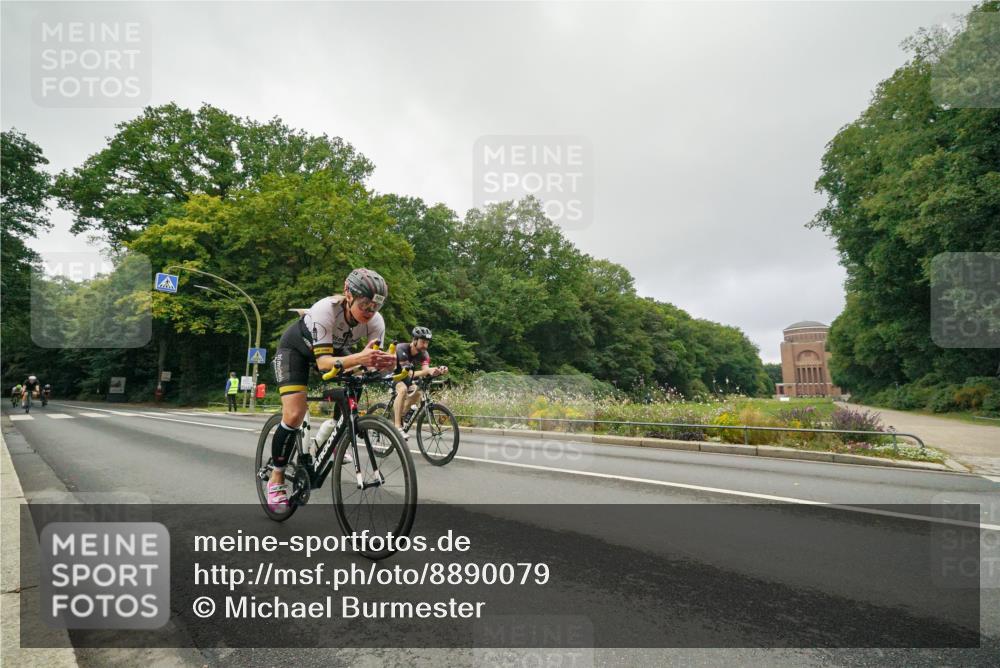 14.09.2025 - Stadtparktriathlon Michael Burmester http://msf.ph/oto/8890079 14.09.2025 09:27:44 Radfahren 379, 380, 386, 401, 404, 445, 506 meine-sportfotos.de