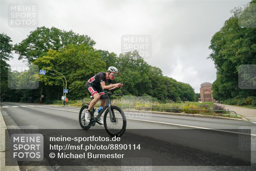 14.09.2025 - Stadtparktriathlon Michael Burmester http://msf.ph/oto/8890114 14.09.2025 09:28:52 Radfahren 398, 410, 504 meine-sportfotos.de