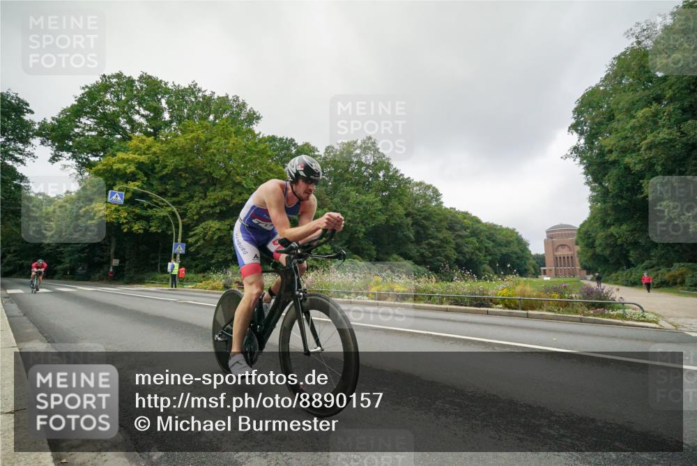 14.09.2025 - Stadtparktriathlon Michael Burmester http://msf.ph/oto/8890157 14.09.2025 09:30:06 Radfahren 394, 412, 484 meine-sportfotos.de