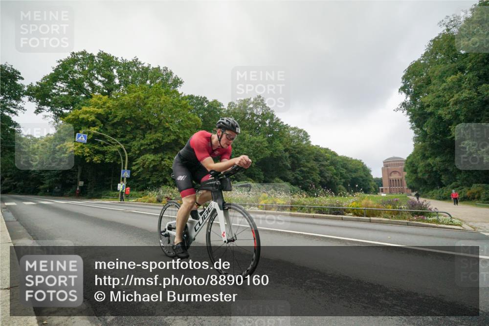 14.09.2025 - Stadtparktriathlon Michael Burmester http://msf.ph/oto/8890160 14.09.2025 09:30:07 Radfahren 394, 412, 484 meine-sportfotos.de