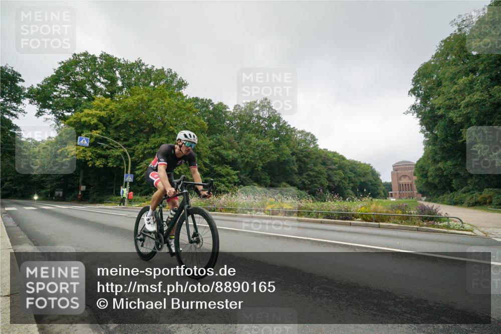 14.09.2025 - Stadtparktriathlon Michael Burmester http://msf.ph/oto/8890165 14.09.2025 09:30:44 Radfahren 399, 457 meine-sportfotos.de