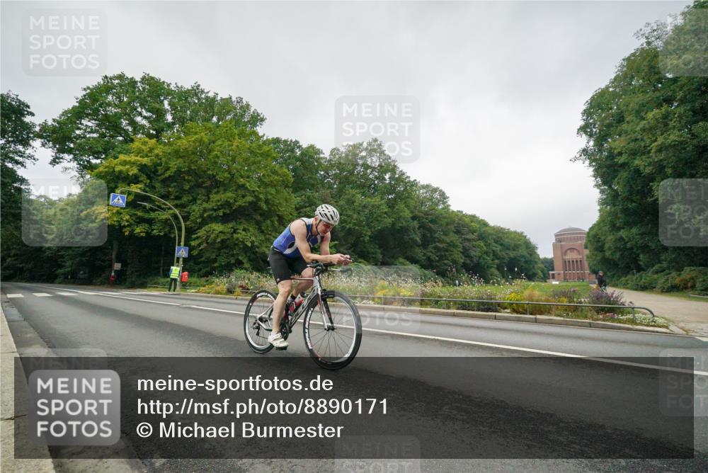 14.09.2025 - Stadtparktriathlon Michael Burmester http://msf.ph/oto/8890171 14.09.2025 09:31:08 Radfahren 391, 453 meine-sportfotos.de