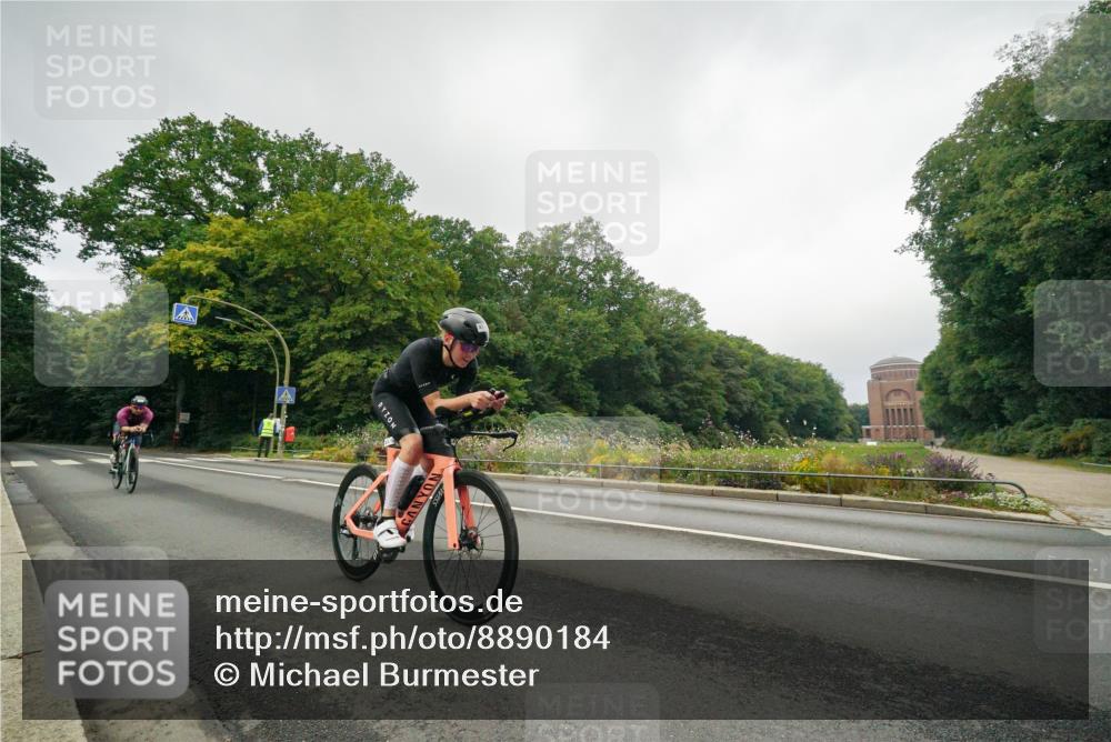 14.09.2025 - Stadtparktriathlon Michael Burmester http://msf.ph/oto/8890184 14.09.2025 09:31:46 Radfahren 422, 474 meine-sportfotos.de