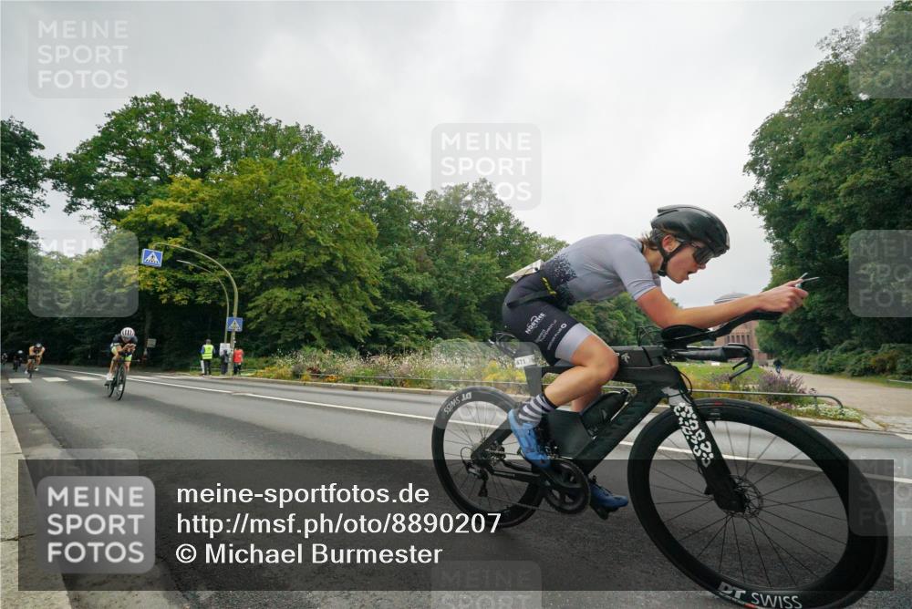 14.09.2025 - Stadtparktriathlon Michael Burmester http://msf.ph/oto/8890207 14.09.2025 09:32:51 Radfahren 381, 389, 419, 440, 471, 475 meine-sportfotos.de