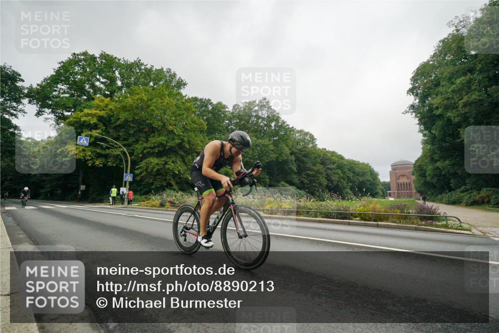 14.09.2025 - Stadtparktriathlon Michael Burmester http://msf.ph/oto/8890213 14.09.2025 09:32:53 Radfahren 381, 389, 419, 440, 471, 475, 481 meine-sportfotos.de