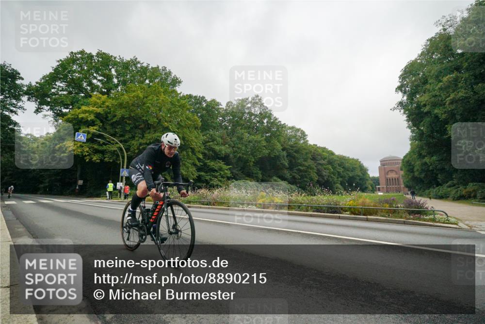 14.09.2025 - Stadtparktriathlon Michael Burmester http://msf.ph/oto/8890215 14.09.2025 09:32:56 Radfahren 381, 419, 440, 475, 481 meine-sportfotos.de