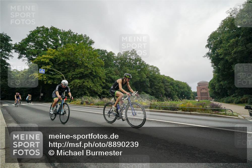 14.09.2025 - Stadtparktriathlon Michael Burmester http://msf.ph/oto/8890239 14.09.2025 09:33:31 Radfahren 420, 443, 447, 459, 486, 495 meine-sportfotos.de