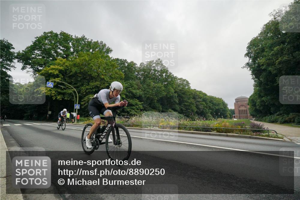 14.09.2025 - Stadtparktriathlon Michael Burmester http://msf.ph/oto/8890250 14.09.2025 09:33:53 Radfahren 379, 439, 442, 473 meine-sportfotos.de