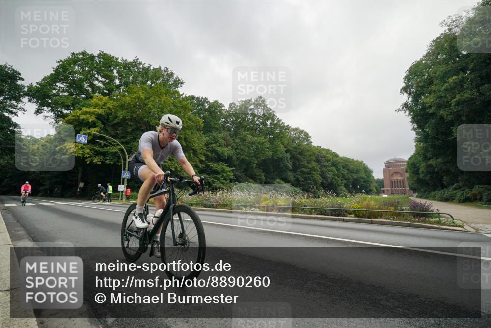 14.09.2025 - Stadtparktriathlon Michael Burmester http://msf.ph/oto/8890260 14.09.2025 09:34:08 Radfahren 395, 415, 469, 503 meine-sportfotos.de