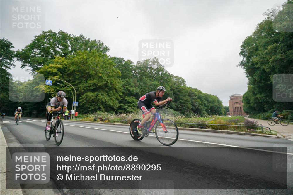 14.09.2025 - Stadtparktriathlon Michael Burmester http://msf.ph/oto/8890295 14.09.2025 09:35:11 Radfahren 400, 430, 445, 456, 494, 506 meine-sportfotos.de