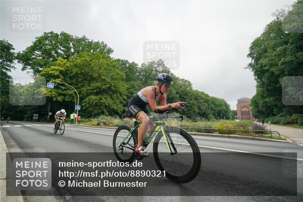14.09.2025 - Stadtparktriathlon Michael Burmester http://msf.ph/oto/8890321 14.09.2025 09:35:51 Radfahren 392, 406, 460, 462, 487, 505 meine-sportfotos.de