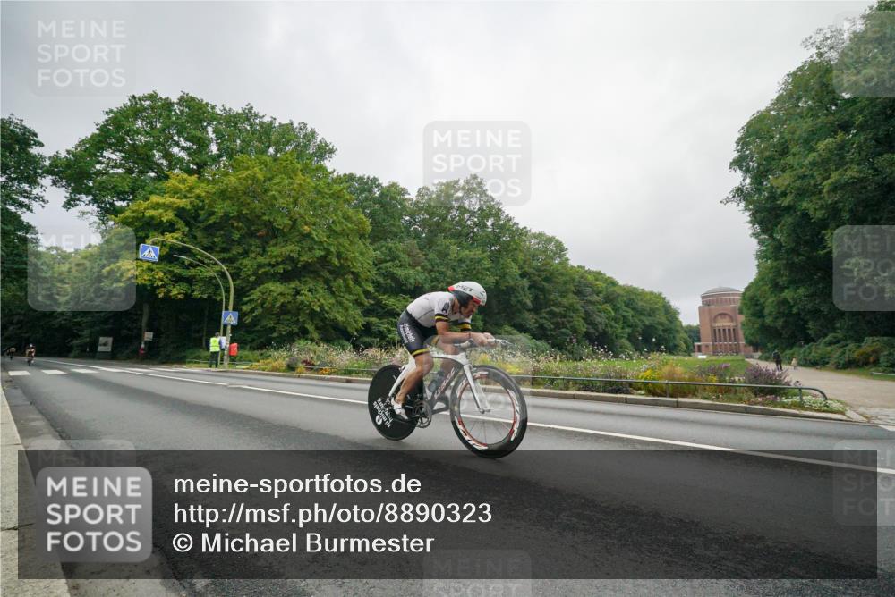 14.09.2025 - Stadtparktriathlon Michael Burmester http://msf.ph/oto/8890323 14.09.2025 09:35:52 Radfahren 392, 406, 460, 462, 478, 487, 505 meine-sportfotos.de