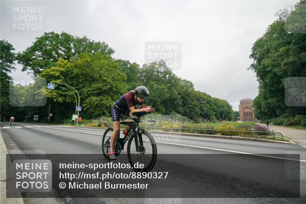 14.09.2025 - Stadtparktriathlon Michael Burmester http://msf.ph/oto/8890327 14.09.2025 09:35:55 Radfahren 392, 406, 460, 462, 466, 478, 505 meine-sportfotos.de