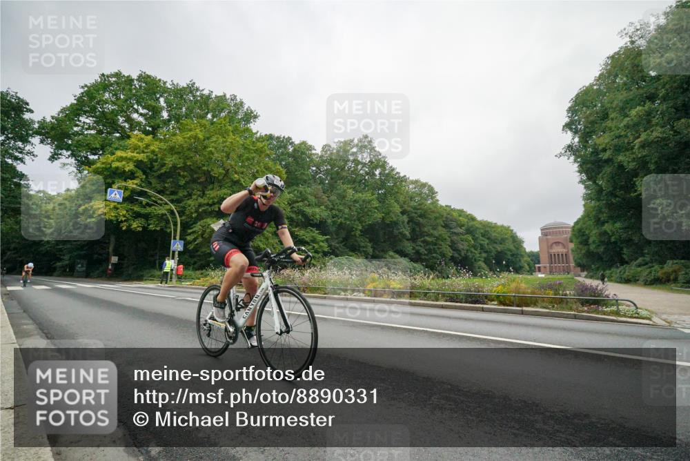 14.09.2025 - Stadtparktriathlon Michael Burmester http://msf.ph/oto/8890331 14.09.2025 09:36:02 Radfahren 448, 462, 466, 478, 504 meine-sportfotos.de