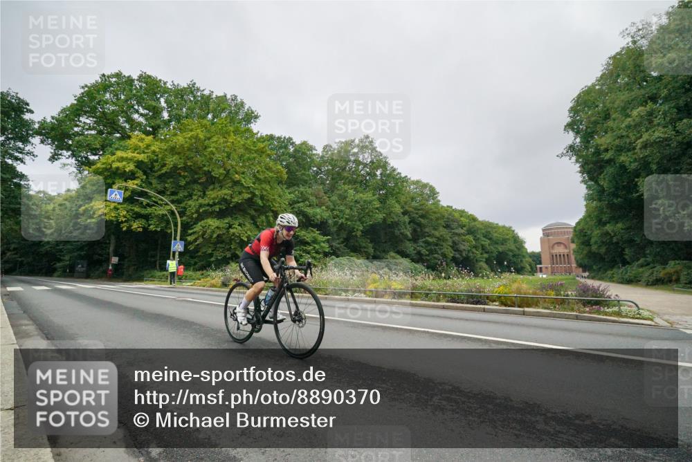 14.09.2025 - Stadtparktriathlon Michael Burmester http://msf.ph/oto/8890370 14.09.2025 09:38:35 Radfahren 450, 474 meine-sportfotos.de