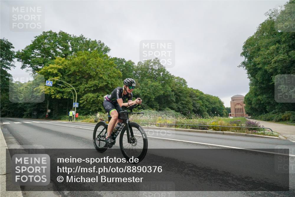 14.09.2025 - Stadtparktriathlon Michael Burmester http://msf.ph/oto/8890376 14.09.2025 09:38:52 Radfahren 493 meine-sportfotos.de