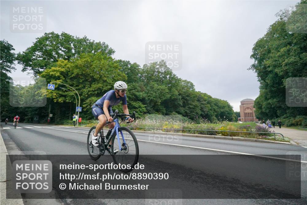 14.09.2025 - Stadtparktriathlon Michael Burmester http://msf.ph/oto/8890390 14.09.2025 09:40:10 Radfahren 454, 464, 481, 482 meine-sportfotos.de