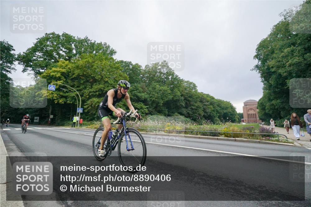 14.09.2025 - Stadtparktriathlon Michael Burmester http://msf.ph/oto/8890406 14.09.2025 09:40:30 Radfahren 443, 446, 447, 475, 483, 486, 495 meine-sportfotos.de