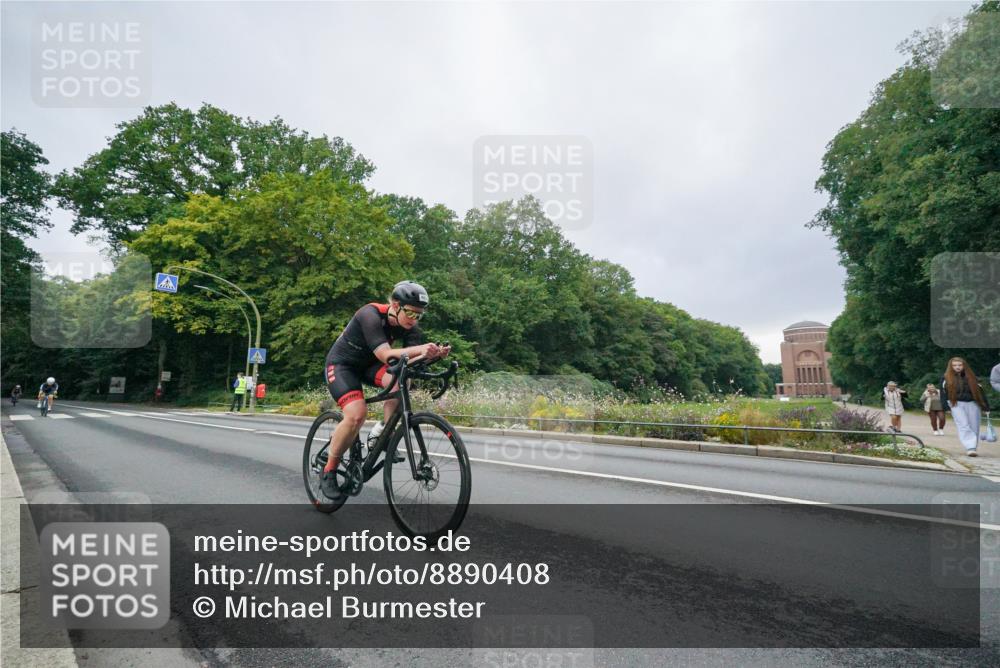 14.09.2025 - Stadtparktriathlon Michael Burmester http://msf.ph/oto/8890408 14.09.2025 09:40:32 Radfahren 443, 446, 447, 483, 486, 495 meine-sportfotos.de