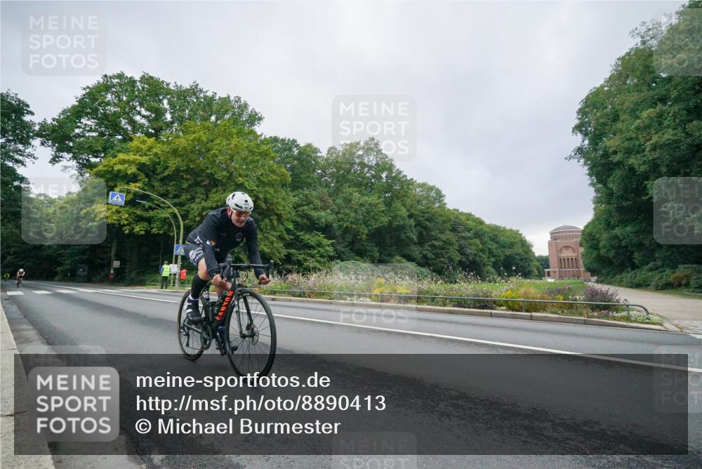 14.09.2025 - Stadtparktriathlon Michael Burmester http://msf.ph/oto/8890413 14.09.2025 09:40:54 Radfahren 420, 440, 442, 455 meine-sportfotos.de