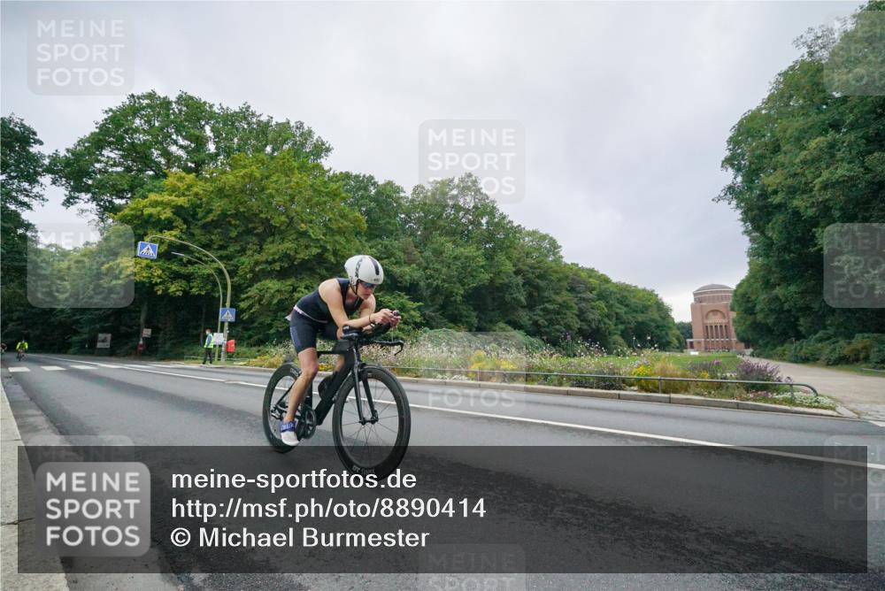 14.09.2025 - Stadtparktriathlon Michael Burmester http://msf.ph/oto/8890414 14.09.2025 09:40:57 Radfahren 420, 440, 442, 503 meine-sportfotos.de
