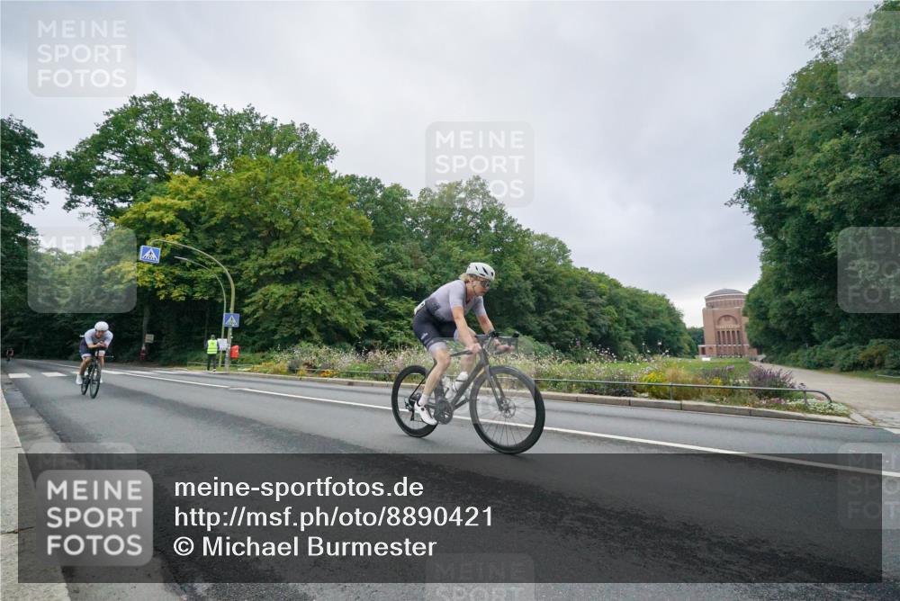 14.09.2025 - Stadtparktriathlon Michael Burmester http://msf.ph/oto/8890421 14.09.2025 09:41:10 Radfahren 439, 452, 459, 469, 472 meine-sportfotos.de
