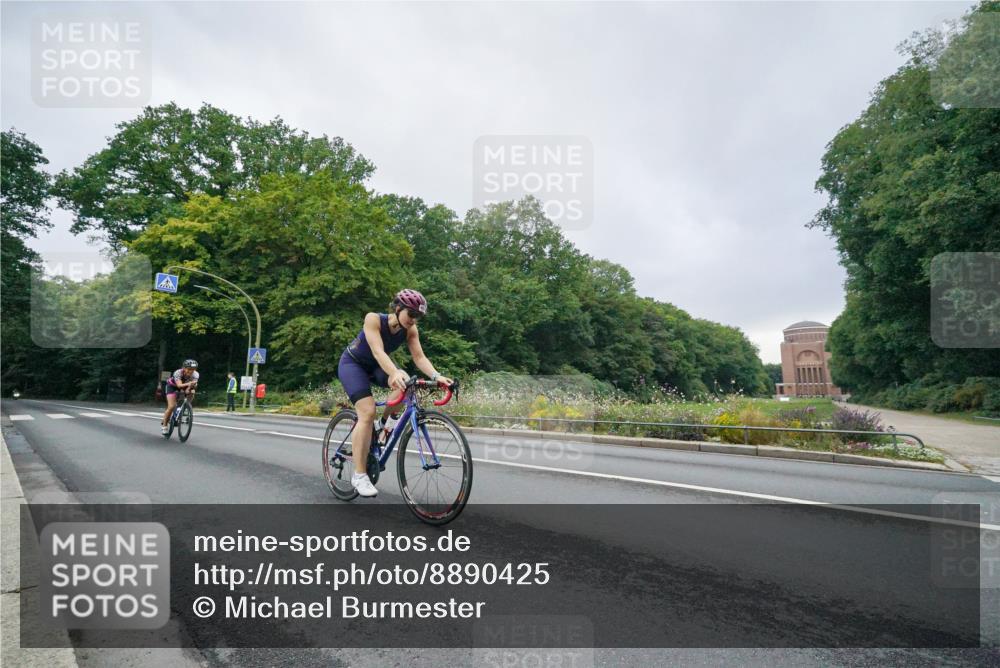 14.09.2025 - Stadtparktriathlon Michael Burmester http://msf.ph/oto/8890425 14.09.2025 09:41:16 Radfahren 439, 459 meine-sportfotos.de