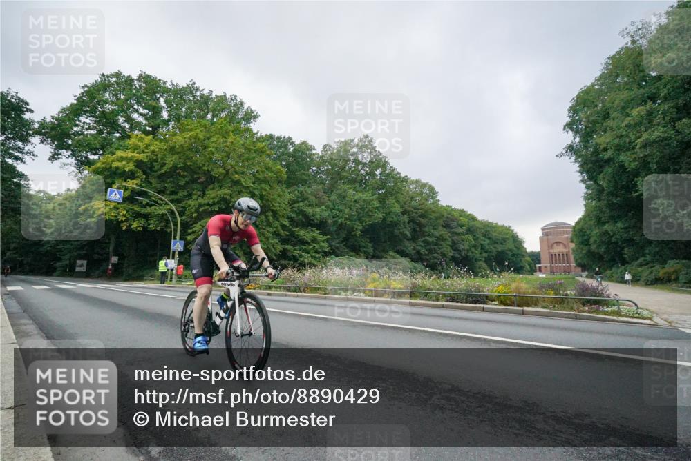 14.09.2025 - Stadtparktriathlon Michael Burmester http://msf.ph/oto/8890429 14.09.2025 09:41:55 Radfahren 395, 465 meine-sportfotos.de