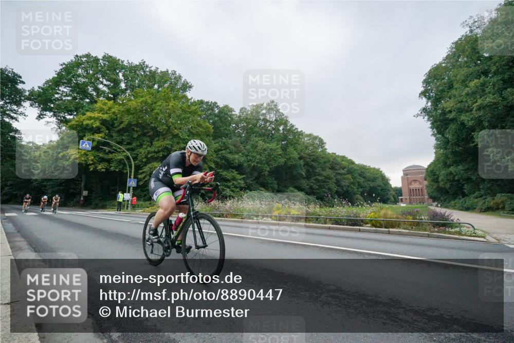 14.09.2025 - Stadtparktriathlon Michael Burmester http://msf.ph/oto/8890447 14.09.2025 09:42:45 Radfahren 445, 463, 466, 477, 478, 506 meine-sportfotos.de