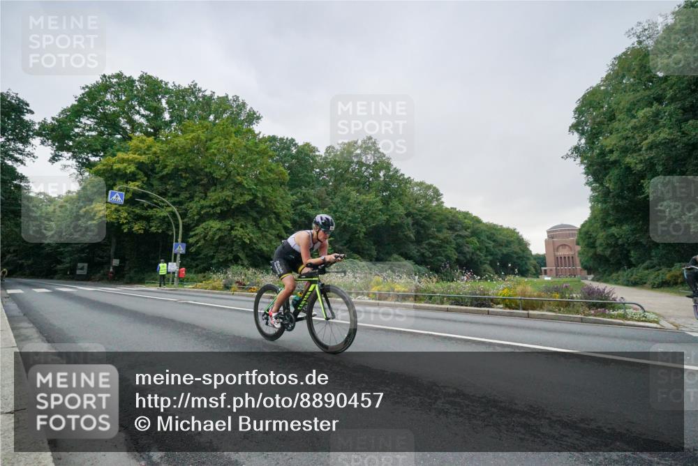 14.09.2025 - Stadtparktriathlon Michael Burmester http://msf.ph/oto/8890457 14.09.2025 09:43:44 Radfahren 467, 494, 505 meine-sportfotos.de