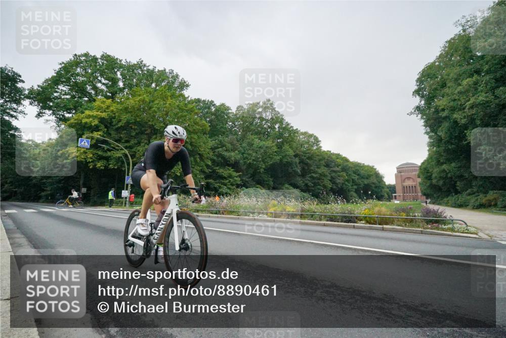 14.09.2025 - Stadtparktriathlon Michael Burmester http://msf.ph/oto/8890461 14.09.2025 09:44:07 Radfahren 501 meine-sportfotos.de